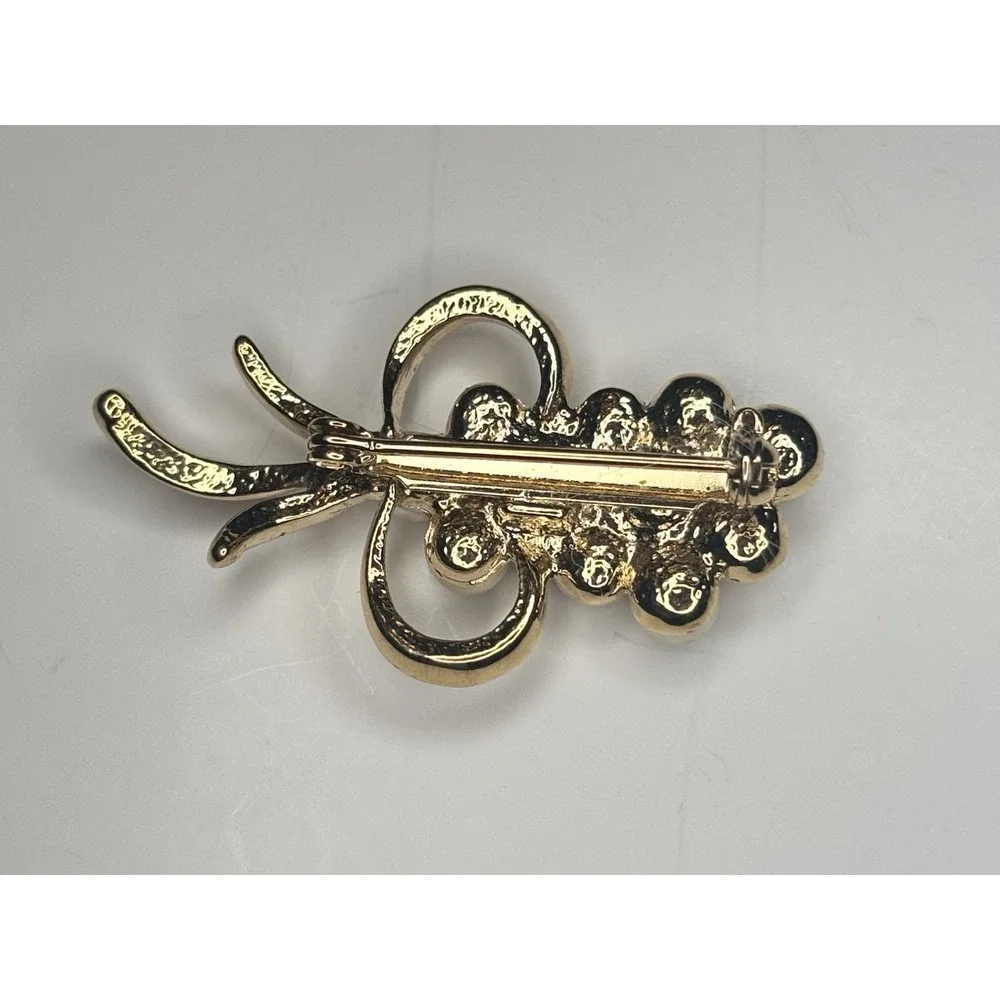 Vintage Gold Plated Pineapple Brooch with Faux Pearls